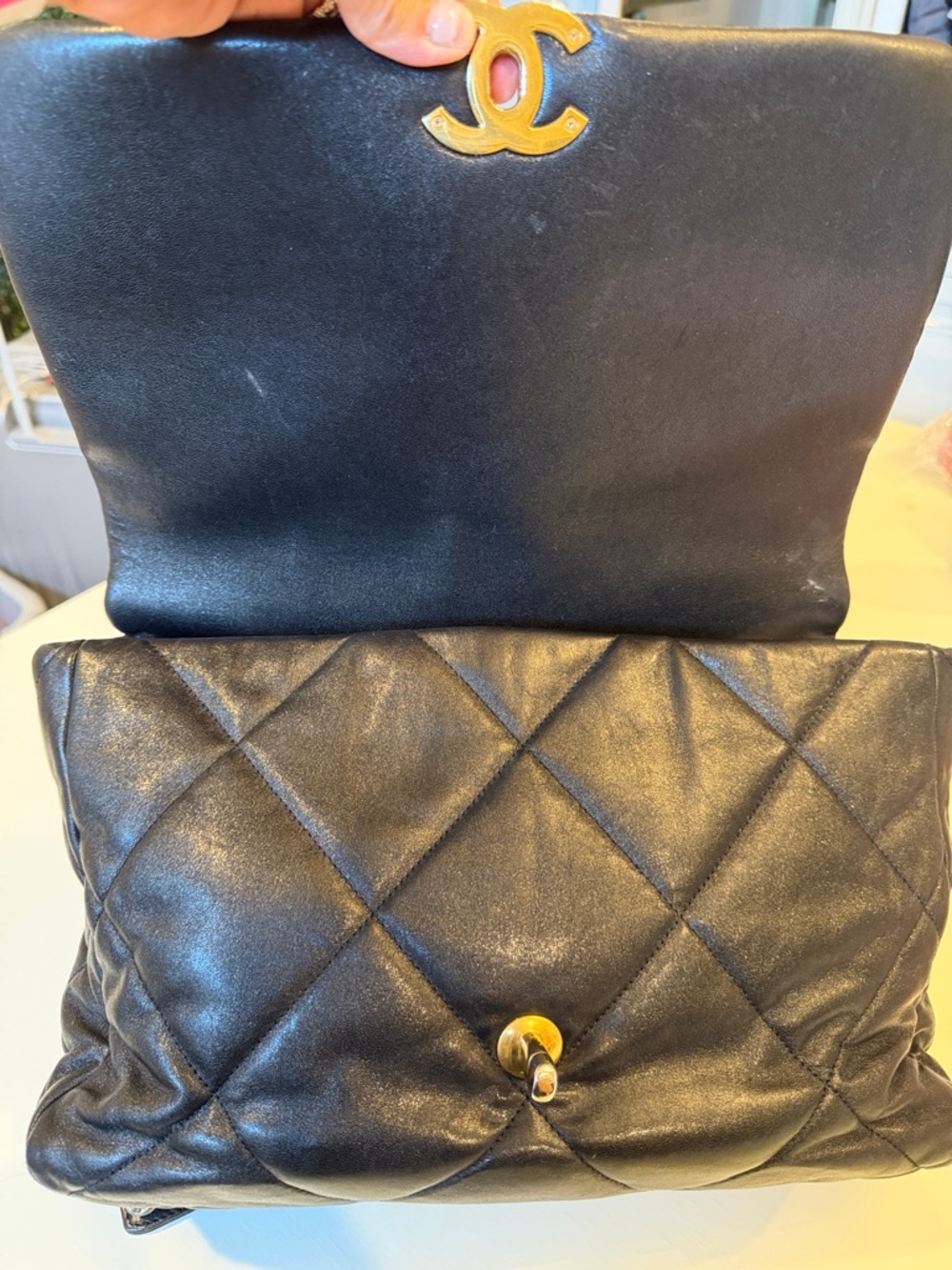 CHANEL 19 Maxi Flap Bag - Picture 7 of 14